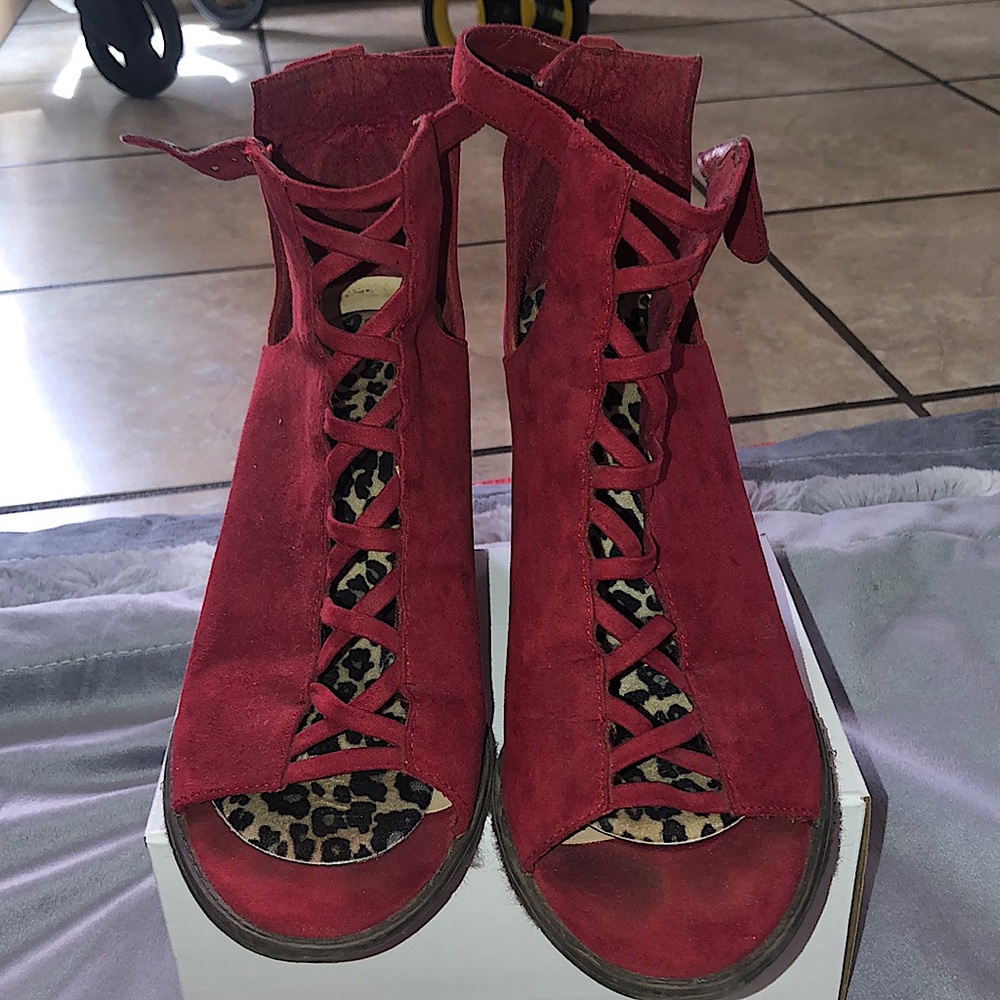 SOLD * Forever 21 Size 7.5 Red Open Toe Chunky Heels